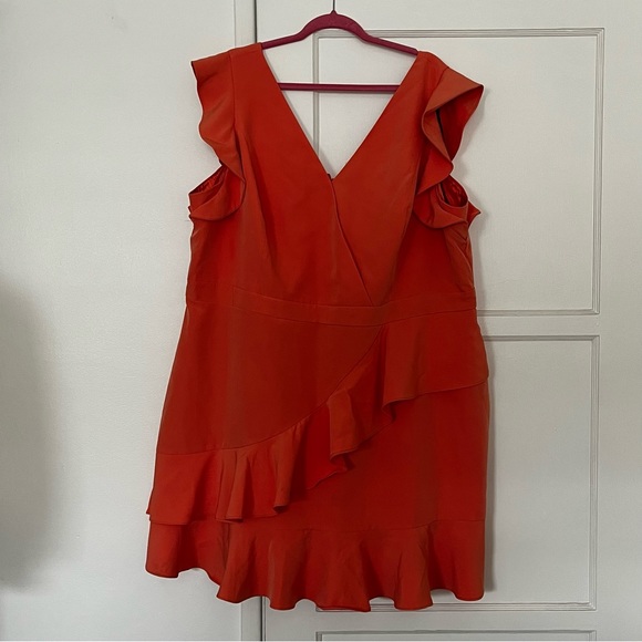 New City Chic plus size flutter sleeve mini wrap dress in Melon XXL/24 - Picture 3 of 10